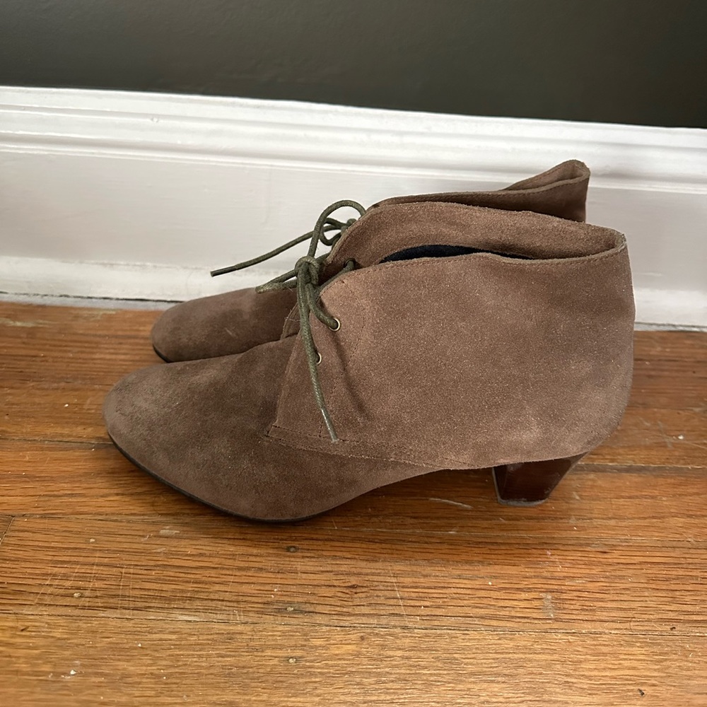Umberto raffini brown suede booties never worn